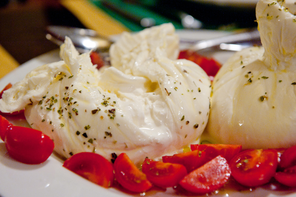 Burrata Peyniri Nedir Nas L Yap L R Nefis Yemek Tarifleri