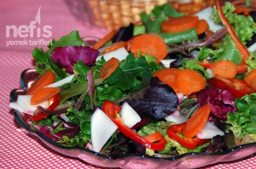 Akdeniz Yeşillikleri Salatası Tarifi