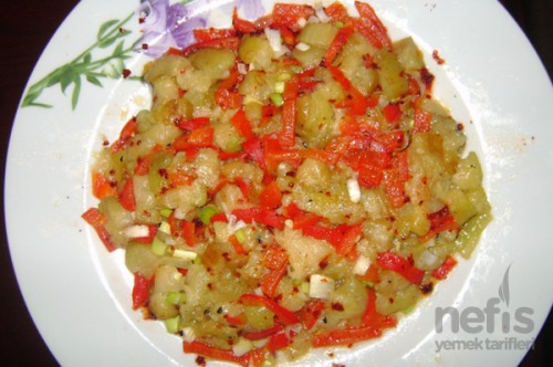 Közlenmiş Patlıcan Salata Tarifi