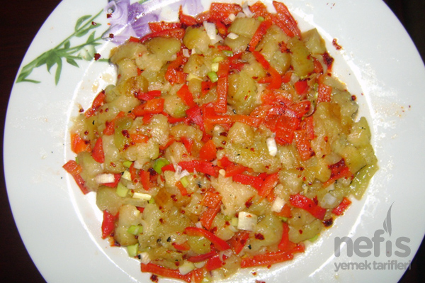 Közlenmiş Patlıcan Salata