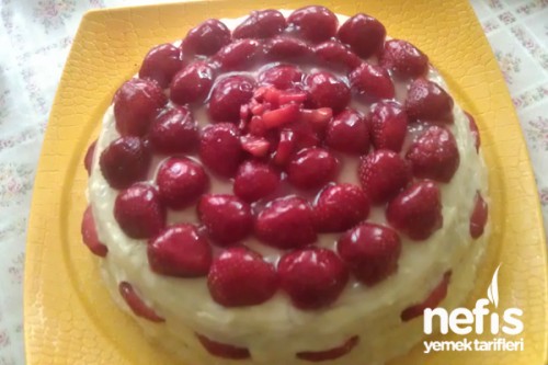 Çilekli Pasta (Keki ve kreması ev yapımı) Nefis Yemek Tarifleri