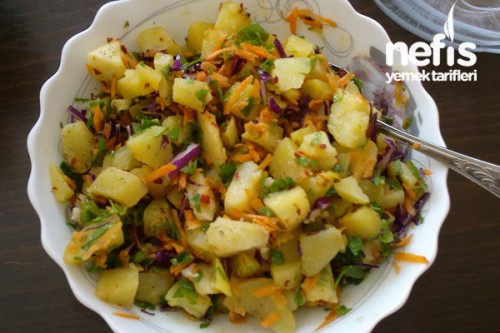 Havuçlu Patates Salatası Yapılışı Tarifi