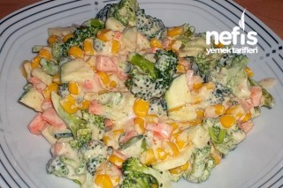 Yoğurtlu Çiğ Brokoli Salatası Tarifi