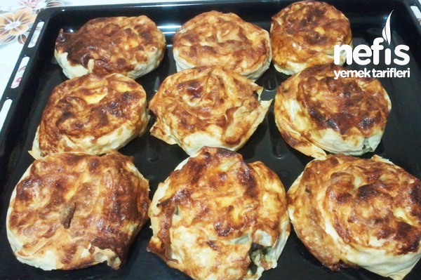 El Açması Ispanaklı Börek