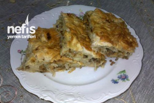 Kuru Yufkadan Kıymalı Börek Nefis Yemek Tarifleri