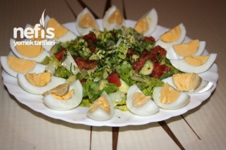 Yumurtalı Avokado Salatası Tarifi