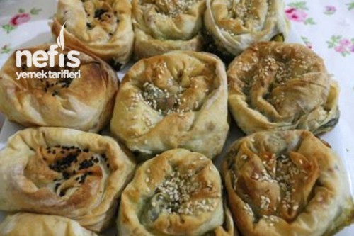 ISPANAKLI GÜL BÖREĞİ ISPANAKLI GÜL BÖREĞİ