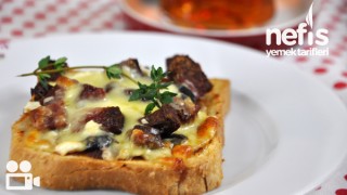 Kahvaltılık Minik Pizza Videosu Tarifi