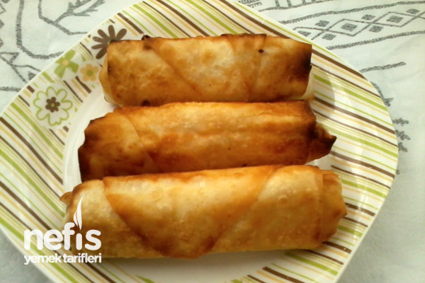 Kaşarlı Sucuklu Börek Nefis Yemek Tarifleri