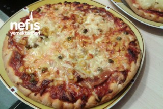 Pratik Salamlı Garnitürlü Pizza Tarifi