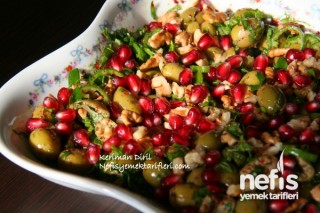 Zeytin Salatası (Nar ve Cevizli) Tarifi
