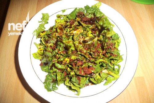 Ispanak Salatasının Yapımı Tarifi