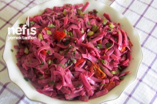 Renkli Erişte Salatası Tarifi