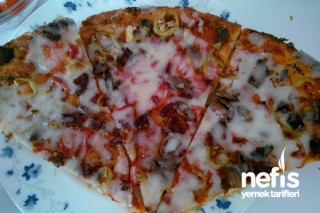 Kolay Yumuşacık Pizza Tarifi