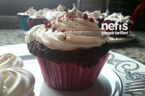 Kırmızı Kadife Kek (Red Velvet Cupcake) Tarifi