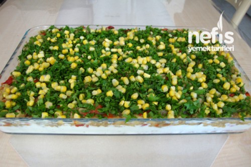 Köz Patlıcanlı Etimekli Salata Tarifi