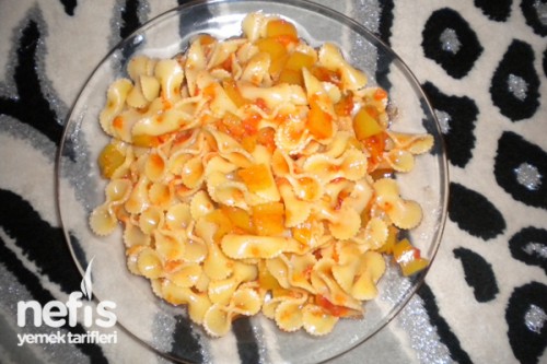 Domatesli Biberli Makarna Tarifi Videosu Domatesli Biberli Makarna Tarifi Videosu