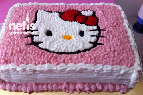 Hello Kittyli Doğum Günü Pastası Tarifi