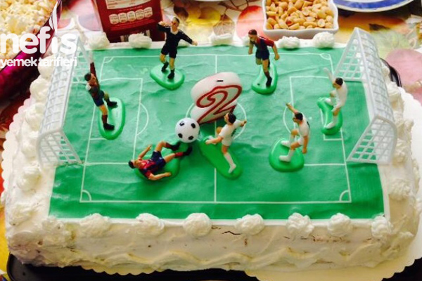 Futbol Sahalı Doğum Günü Pastası