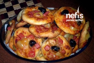 İkramlık Mini Pizza Tarifi