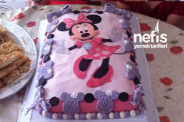 Minnie Mouseli Doğum Günü Pastası
