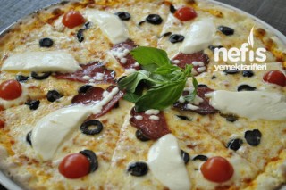 Nefis Pizza Yapımı  Tarifi