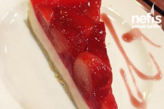 Çilekli Cheesecake Tarifi