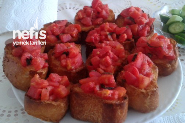 Domatesli ve Fesleğenli Bruschetta