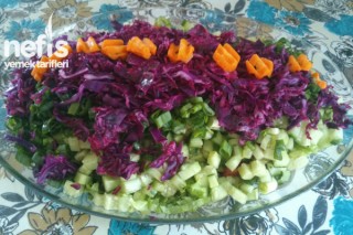 Kıvırcık Marul Salatası Tarifi