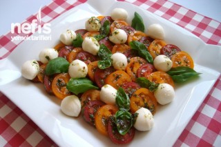 Mozzarella'lı Domates Salatası (insalata Caprese) Tarifi