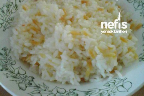 Pirinç Pilavı (Şehriyeli) Tarifi