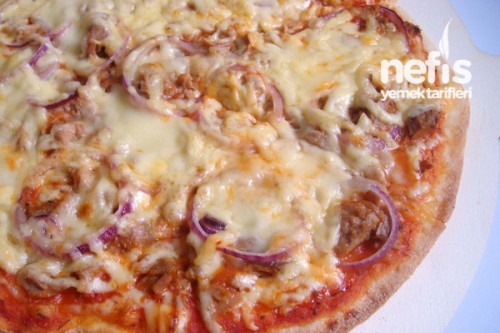 Taş Üzerinde Nefis Pizza Tarifi