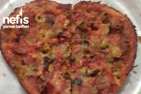 Kalp Şeklinde Pizza Yapımı Nefis Yemek Tarifleri 299248