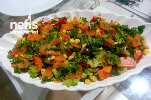 Turşulu Brokoli Salatası Tarifi