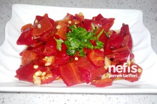 Köz Kırmızı Biber Salatası Tarifi