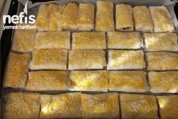 Baklava Yufkasından Kıymalı Çıtır Börek Tarifi