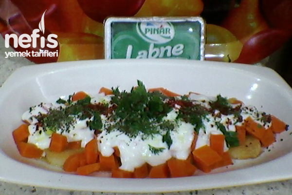 Labneli Etimekli Havuç Salatası