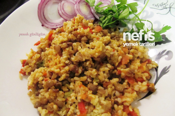 Mercimekli Bulgur Pilavı (Domatesli Biberli)