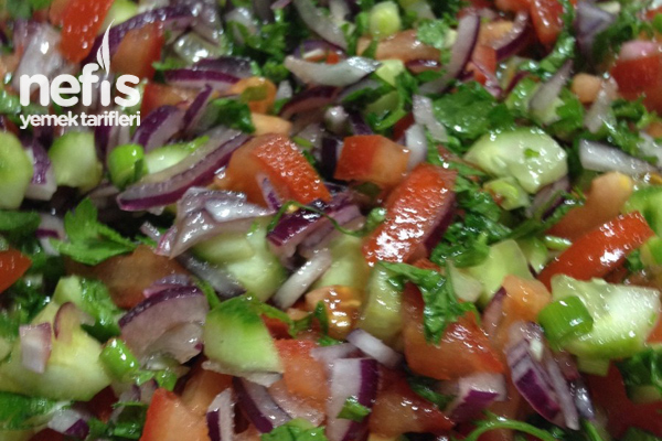 Nar Ekşili Domates Salatası