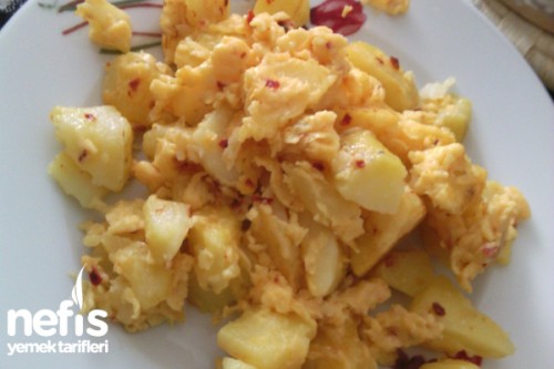 Kahvaltılık Yumurtalı Patates Tarifi