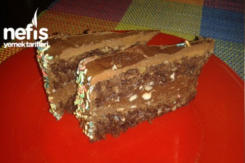 Bol Çikolatalı Pasta (Nutella Ve Fındıklı) Tarifi