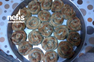 Ispanaklı Harika Gül Böreği  Tarifi
