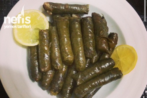 Zeytinyağlı Yaprak Sarma Yapımı Tarifi