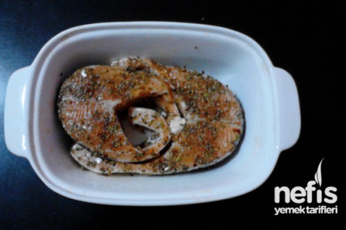 Fırında Baharatlı Somon Balığı Tarifi