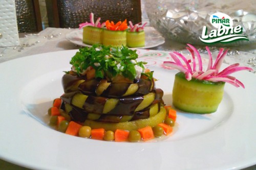 Labneli Tavuklu Burma Patlıcan Tarifi
