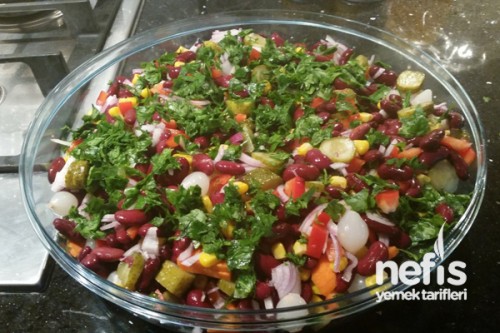 Meksika Fasulyesi Salatası (Kırmızı Barbunya) Tarifi