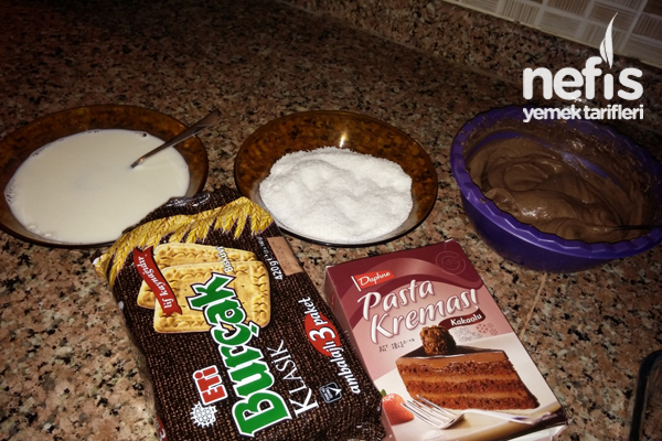 Misafir mi?gelsiiiiiin;) Burçaklı Pasta Nefis Yemek Tarifleri