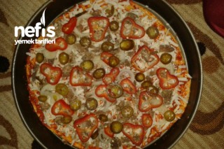 Kavurmalı Pizza Tarifi