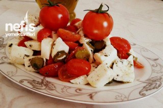 Mozarella Salatası Tarifi