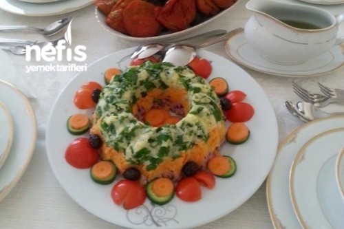 Kek Kalıbında Patates Salatası Nefis Yemek Tarifleri